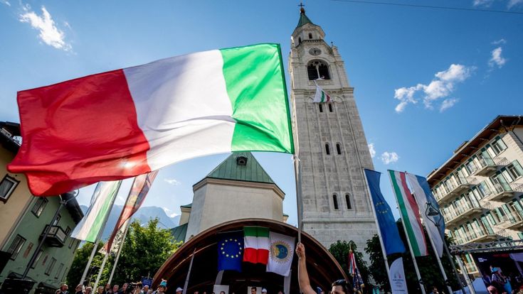 Campane a festa e inno di Mameli, l’orgoglio di Cortina 70 anni dopo