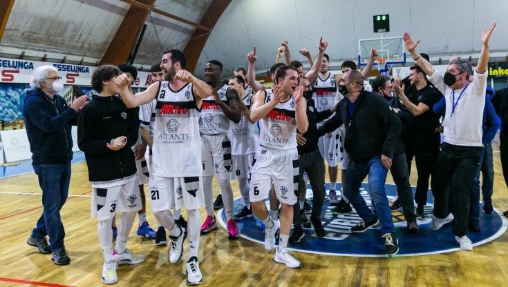 Basket, Roma senza impianti diventa un caso politico: Regione contro Comune
