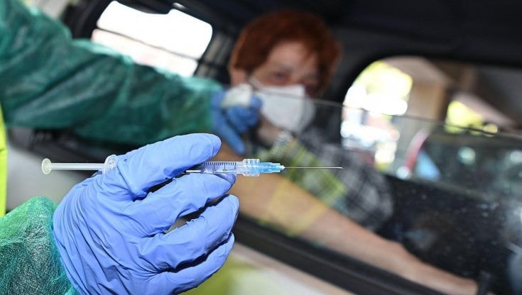 Vaccini, in Piemonte si risolve il rebus dell'appuntamento per l'iniezione