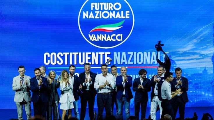 Vannacciani delusi per le poltrone, l’assemblea di Fn finisce in rissa: “Tra camerati funziona così”
