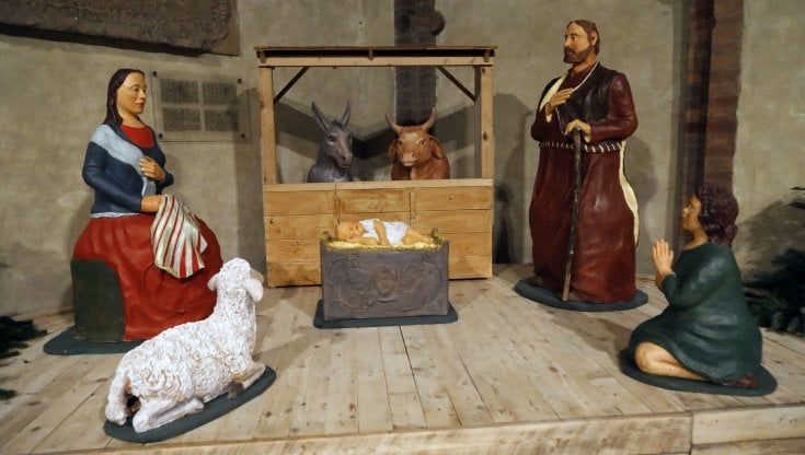 Merola e Zuppi inaugurano a Bologna il presepe della speranza
