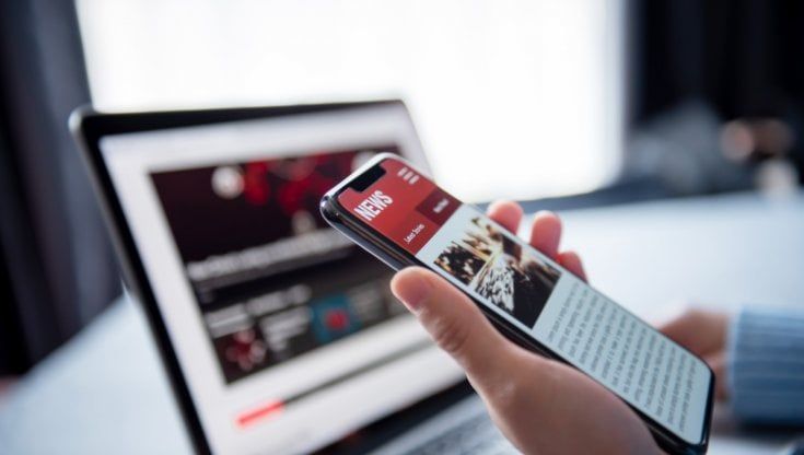 Informazione, cresce il peso di web e influencer