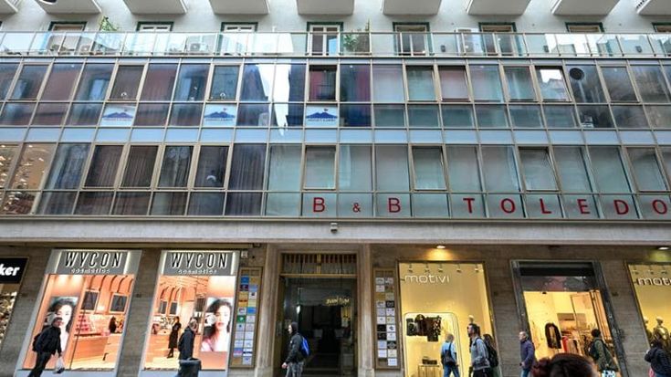Napoli, nell’ex palazzo Motta 20 b&b e case vacanza su 120 abitazioni