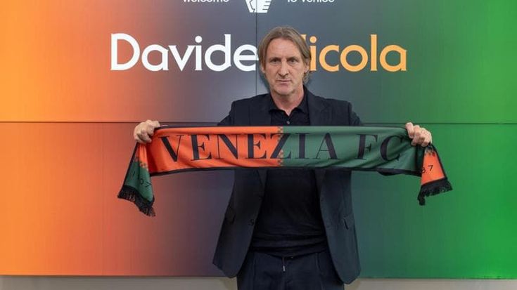 Nicola, quando la salvezza si fa uomo: a Venezia l’aggiustatore cerca un’altra impresa impossibile