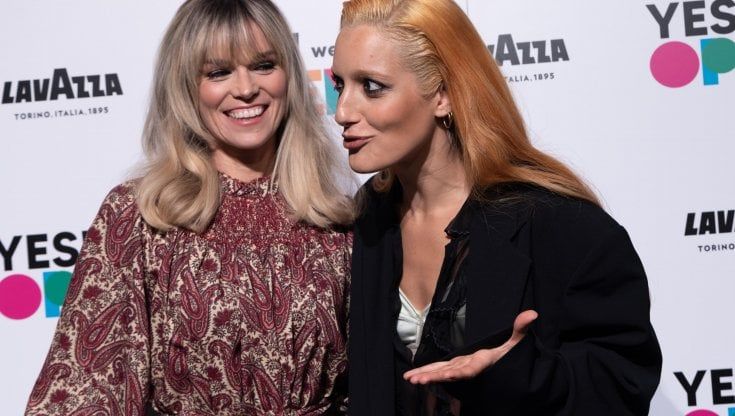 Alex Prager firma il Calendario Lavazza, lode alle diversità