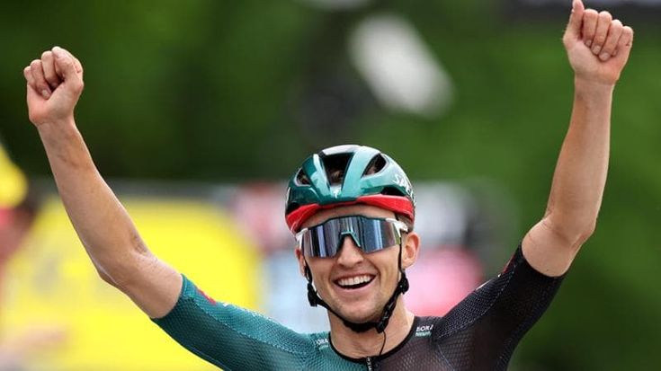 Tour de France, Hindley vince la prima tappa sui Pirenei e si prende la gialla. Scatto di Vingegaard, Pogacar ko