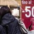 Saldi al via, spesa media di 346 euro a famiglia: +3%