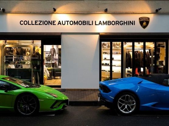 Lamborghini apre il suo primo store ufficiale in Giappone