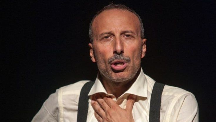 Sala Umberto, "Manca solo Mozart", il viaggio di Marco Simeoni nel negozio musicale di famiglia 