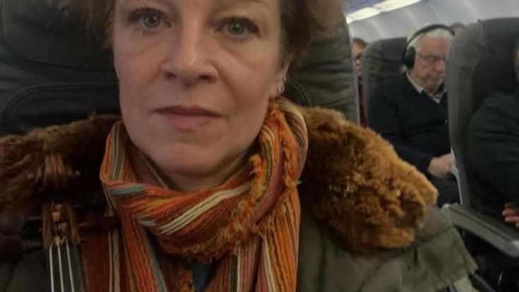 La violinista deve volare con il prezioso Guadagnini in braccio: “Bagaglio troppo grande”