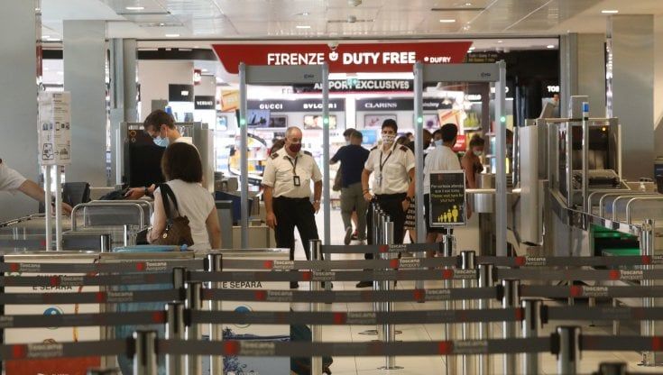 Aeroporto di Firenze, incontro con i cittadini sulla nuova pista. "Opera non necessaria". "Questo masterplan mi piace"