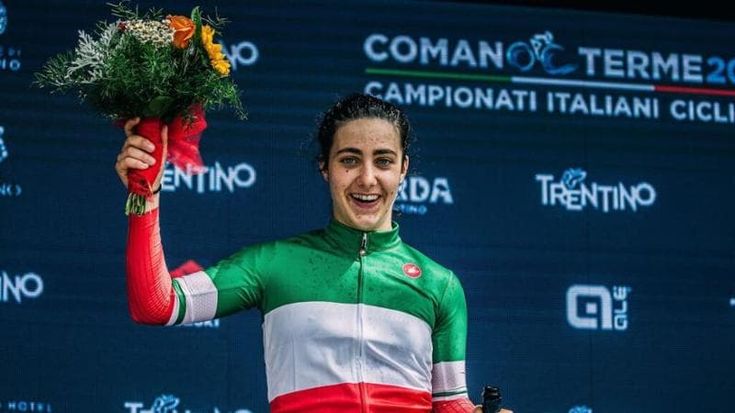 Alice Toniolli, la ciclista in gravi condizioni dopo una caduta in gara: ha sbattuto la testa contro un muro