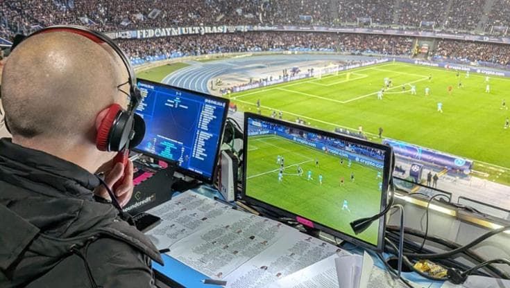 Il telecronista sportivo inglese: “Napoletani accoglienti, Quartieri Spagnoli da non perdere”