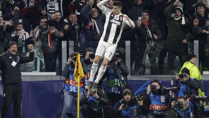 Ronaldo, tre gol da 270 milioni. La Juventus vola in Borsa, premi e incassi alle stelle