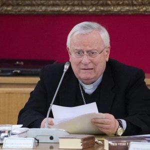 Roma, il cardinale Bassetti inaugura l'anno accademico alla Cattolica. "Dare risposta alla sofferenza"