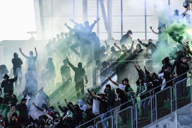 Francia, tifosi del St.Etienne invadono lo stadio a porte chiuse