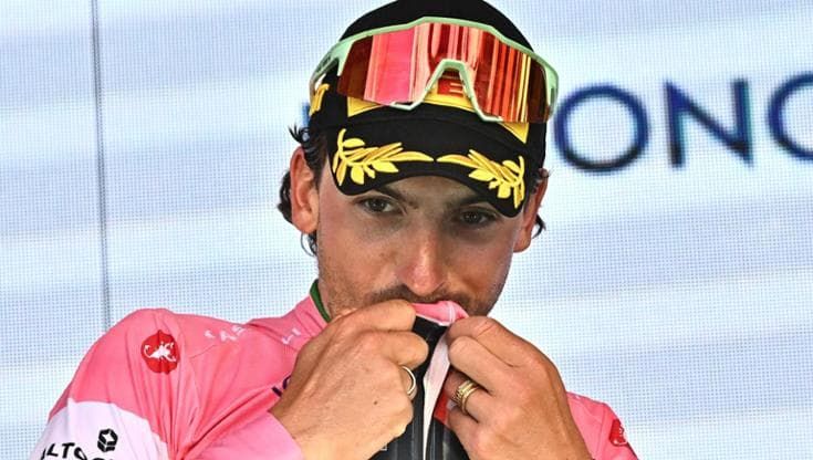 Ciccone, un romanzo rosa: “In testa ho sempre avuto Pantani con questa maglia. Io vivo di emozioni”