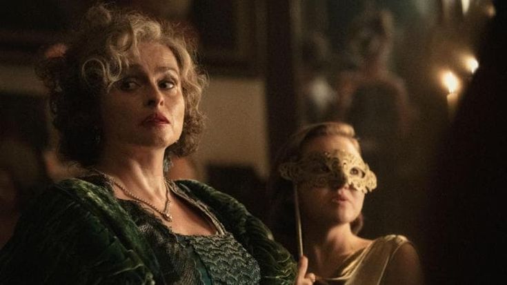 Agatha Christie, 50 anni senza la regina del giallo. La nuova serie è “I sette quadranti”