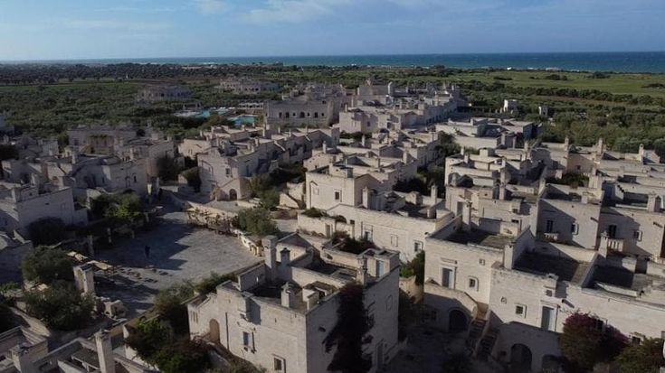 L’albergatrice delle star Marisa Melpignano: “Nelle nostre strutture in Puglia è tutto pieno: il lusso non va mai in crisi”