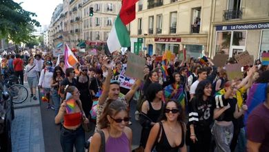 Francia, migliaia a Parigi per diritti Lgbt+: "Preoccupati per l'ascesa dell'estrema destra"