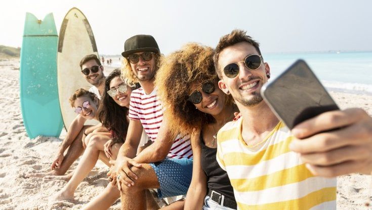 Gli italiani amano viaggiare in gruppo