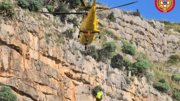 Cade dalla falesia, ferito uno scalatore: precipita per alcuni metri a Gaeta