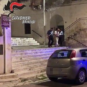 Brindisi, sgominata banda di ladri-ballerini: passi di rap prima dei furti d'auto
