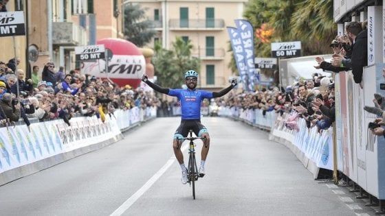 Ciclismo, parte la stagione in Italia: c'è il Laigueglia, si respira l'aria della Sanremo