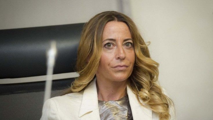 Sit in per la pace e striscioni contro Putin. La Regione: "Abbiamo indicato agli studenti di non scrivere questi messaggi"