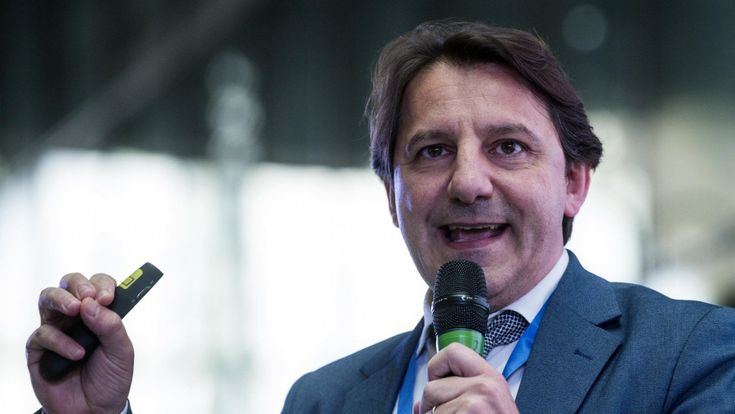 Tridico si alza la paga con effetto retroattivo. È polemica all'Inps