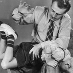 Francia: il divieto sculacciate sparisce da legge su famiglia
