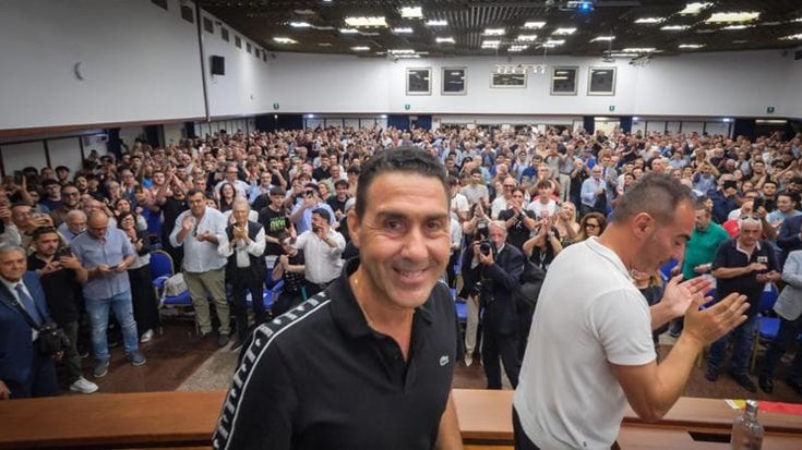 Pozzolo e il nuovo referente in Campania, i casi in Futuro nazionale che imbarazzano Vannacci