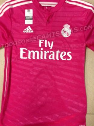 Cristiano Ronaldo si vestir&agrave; di rosa, svelata la nuova maglia del Real Madrid