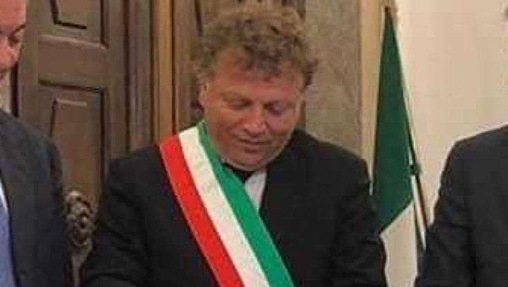 Ex sindaco di Lucera rinuncia all'indennità finale: "Un segno di rispetto verso chi è in crisi per il Covid"