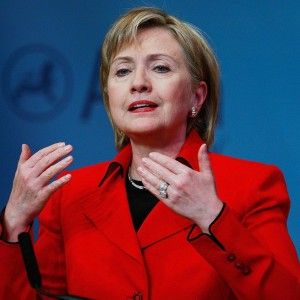 Clinton: "Ecco gli errori dell'America<br />ora la Jihad &egrave; come l'Urss"