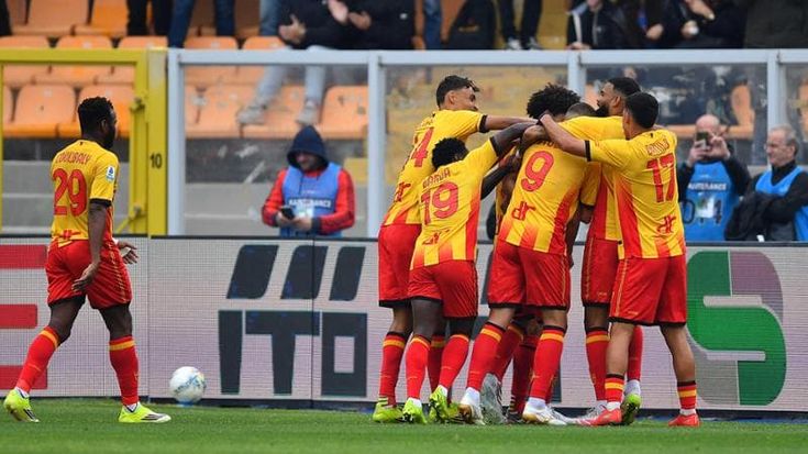 Lecce, scatto salvezza con Pierotti e Stulic. Cremonese ko 2-1 ma furiosa con l’arbitro