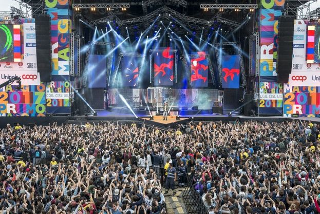Concertone, migliaia a San Giovanni: finale in crescendo