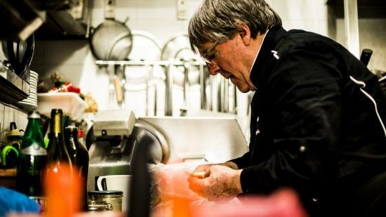Tra tavoli e fornelli, la Roma che c'era (e quella che sarà) ce la racconta l'oste-scrittore