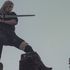 Henry Cavill, i mostri e la spada. 