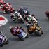 Moto2 Portogallo: drammatica caduta, 10 piloti fuori, nessun ferito grave