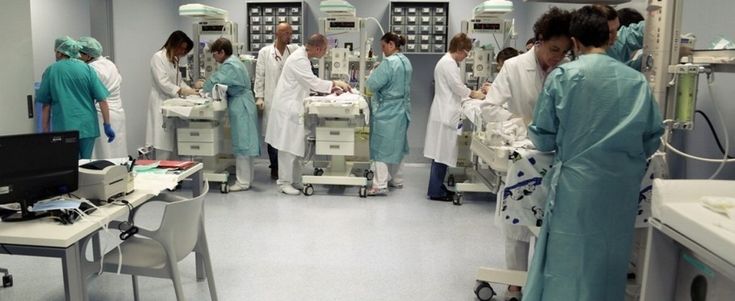 Parto da record a Bergamo: quattro gemelle. La mamma e le neonate stanno bene