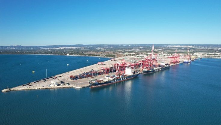 Taranto, Yilport presenterà il piano industriale per il terminal container nel porto: "Da luglio il primo treno sarà operativo"