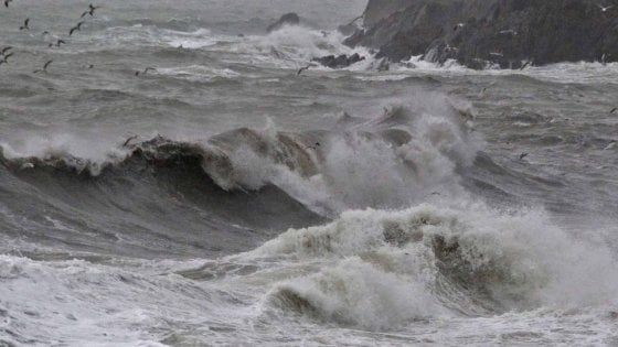 Meteo, nel weekend venti forti e mareggiate. E da lunedì arriva il freddo