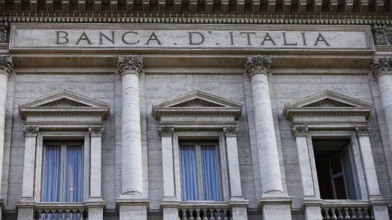 Bankitalia vede una ripresa più forte e bacchetta Renzi sulla Tasi