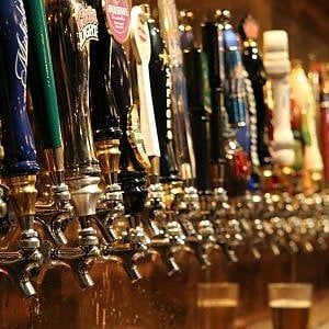 Via libera a SabMiller-AbInbev, ma addio alle attività europee
