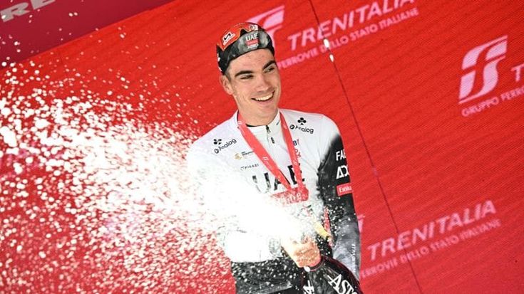 Ayuso talento ribelle: voleva essere Messi, ora sfida Roglic. E il Giro esplode