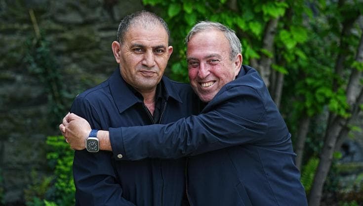 Uno da Israele, uno palestinese, le figlie perdute “ma fratelli contro l’odio e la vendetta”