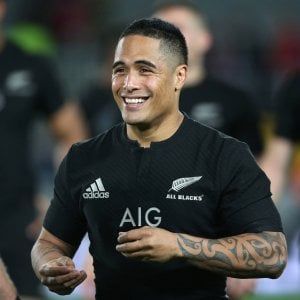 Rugby, Nuova Zelanda: sesso nel bagno dell'aeroporto, sospeso Aaron Smith