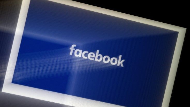 Facebook raddoppia l'utile, ma avverte che rallenterà. Obbligo di vaccini (con Google) per chi torna in ufficio