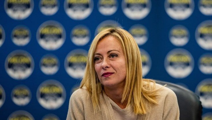Atlante politico, fiducia boom a Meloni ma per gli italiani il governo non durerà. M5S a un punto dal Pd